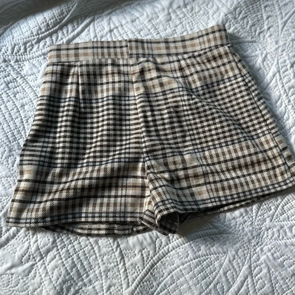 Plaid Button-Front Mini Skort - Picture 3 of 3